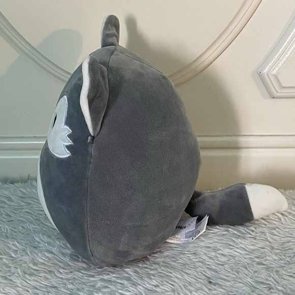 Willy 8” Squishmallow - Picture 3 of 6